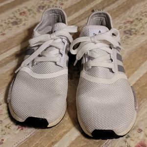 Women's Adidas tennis shoes